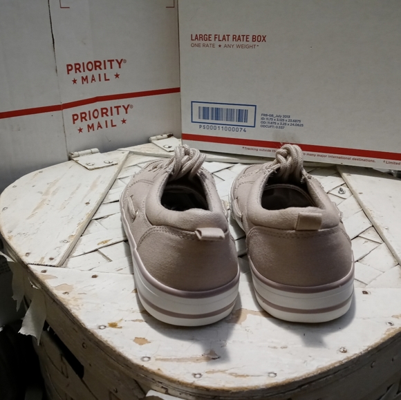 👟👟OLD NAVY CANVAS BOAT SHOES 🎁NEW!!!,SIZE 5,GIVE A FABULOUS GIFT. - Picture 11 of 12